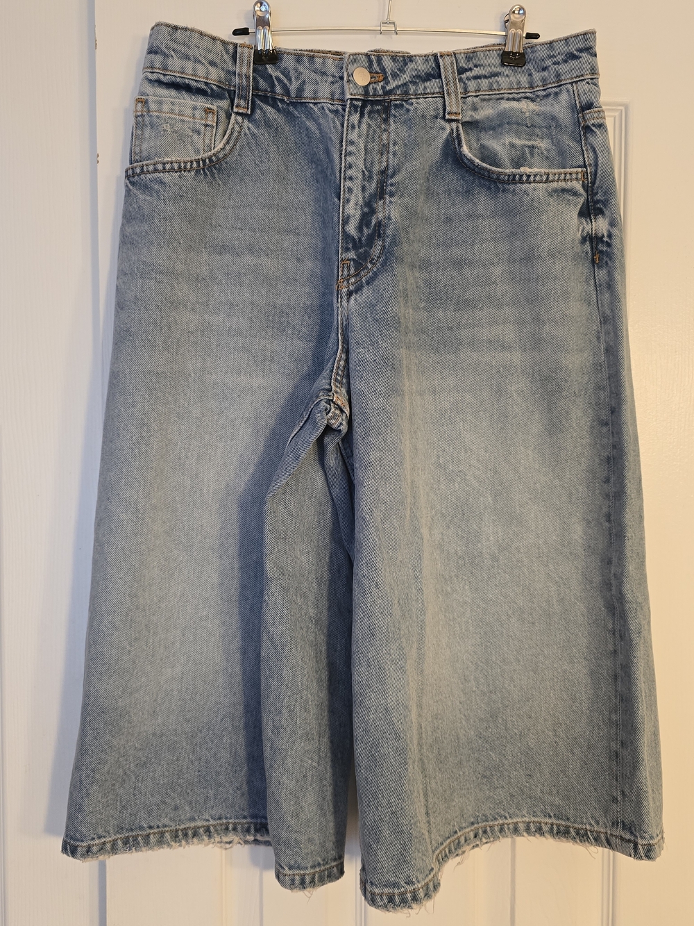NWOT Pilcro Lightwash Wide Leg Shorts - 30